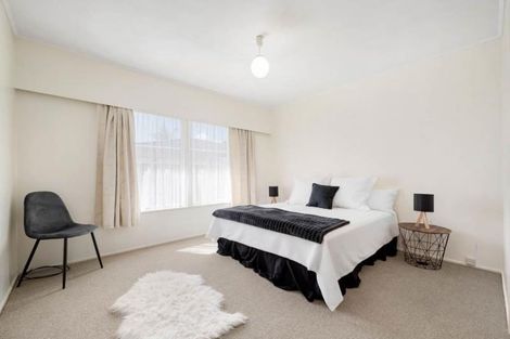 Photo of property in 2/18 Wolsley Avenue, Milford, Auckland, 0620