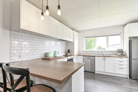 Photo of property in 433 Dalcross Street, Mayfair, Hastings, 4122