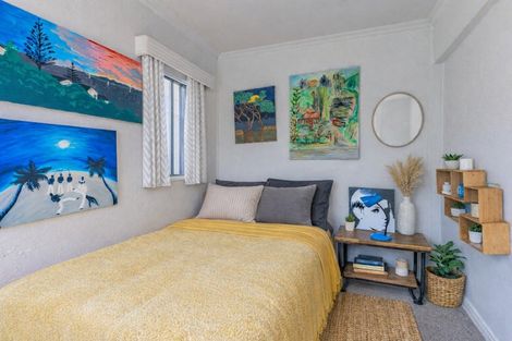 Photo of property in 6 Waimarie Avenue, Paraparaumu, 5032