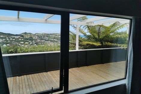 Photo of property in 15 Inverell Way, Seatoun, Wellington, 6022