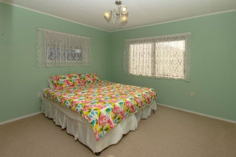Photo of property in 34 Townshend Crescent, Greenmeadows, Napier, 4112
