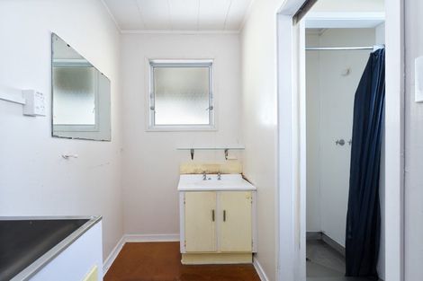 Photo of property in 1/60a View Road, Henderson, Auckland, 0612