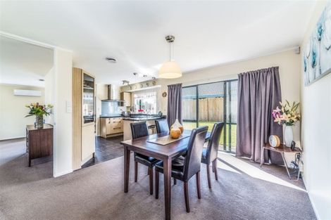Photo of property in 2 Shenton Place, Burswood, Auckland, 2013