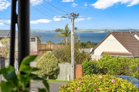 Photo of property in 1/56 Aberdeen Road, Campbells Bay, Auckland, 0620