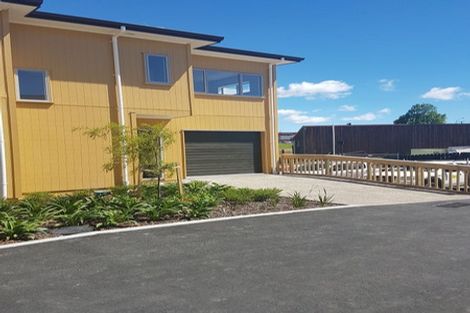 Photo of property in 41/11 Ray Small Drive, Papakura, 2110