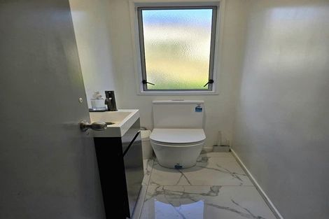 Photo of property in 6 Ronald Woolf Place, Churton Park, Wellington, 6037