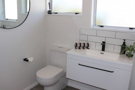 Photo of property in 108 Tamatea Road, Taupo, 3330