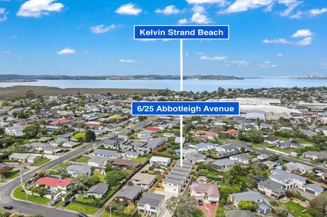 Photo of property in 6/25 Abbotleigh Avenue, Te Atatu Peninsula, Auckland, 0610