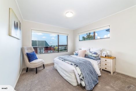 Photo of property in 24a East Coast Road, Milford, Auckland, 0620