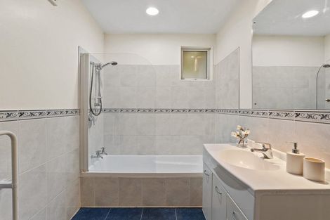 Photo of property in 3a Strawberry Lane, Fernhill, Queenstown, 9300