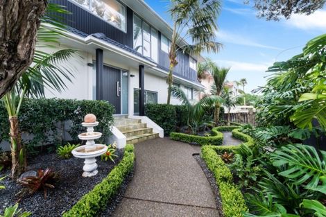 Photo of property in 2/2 Ocean View Road, Milford, Auckland, 0620