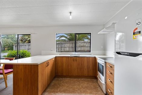 Photo of property in 76 Harmel Road, Glendene, Auckland, 0602