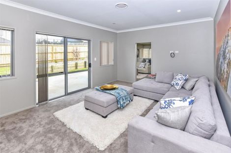 Photo of property in 11 Stonedale Drive, Pukekohe, 2120