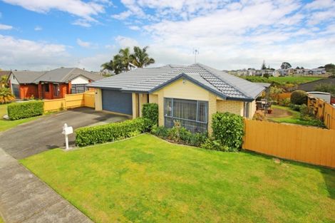 Photo of property in 40 Sandwick Drive, Weymouth, Auckland, 2103
