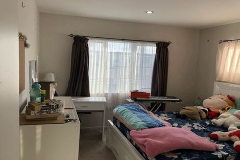 Photo of property in 8 Tarapiroe Avenue, Takanini, 2112