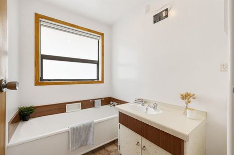 Photo of property in 1 Roseneath Place, Cashmere, Christchurch, 8022