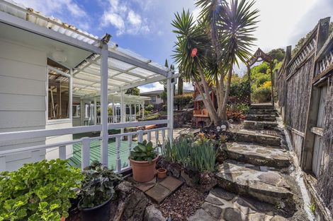 Photo of property in 17 Louise Place, Browns Bay, Auckland, 0630