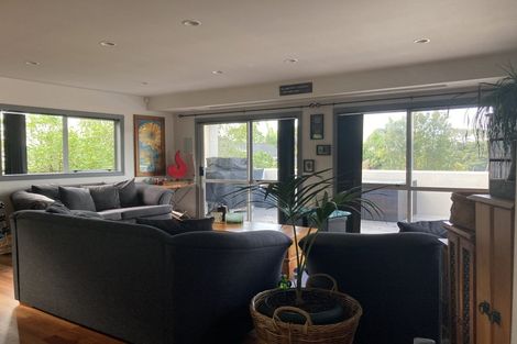 Photo of property in 14 Bush View Lane, Northcote Point, Auckland, 0627