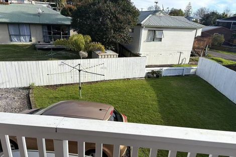 Photo of property in 2 Sheehan Road, Te Atatu South, Auckland, 0610