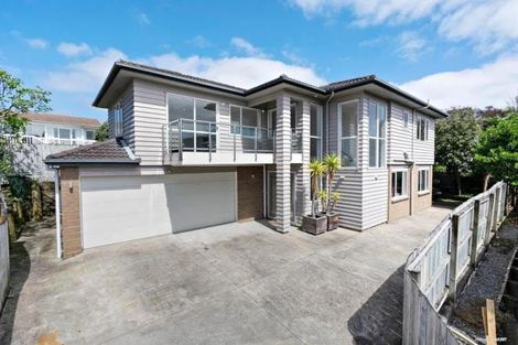 Photo of property in 11a Gerwyn Place, Pakuranga Heights, Auckland, 2010