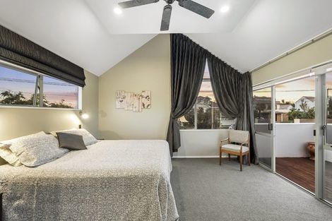 Photo of property in 1/20 Tui Glen Road, Birkenhead, Auckland, 0626
