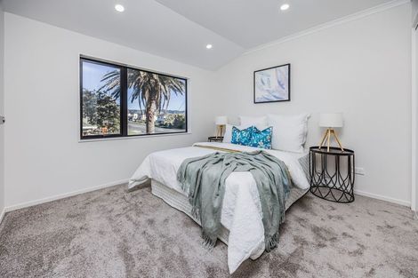 Photo of property in 38b Seymour Road, Sunnyvale, Auckland, 0612