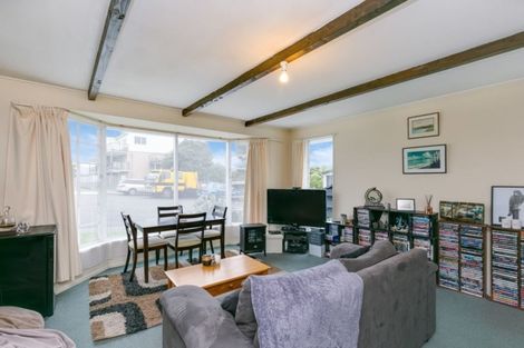 Photo of property in 34 Duchess Place, Maupuia, Wellington, 6022