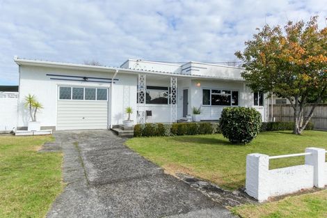 Photo of property in 158 Mangorei Road, Merrilands, New Plymouth, 4312