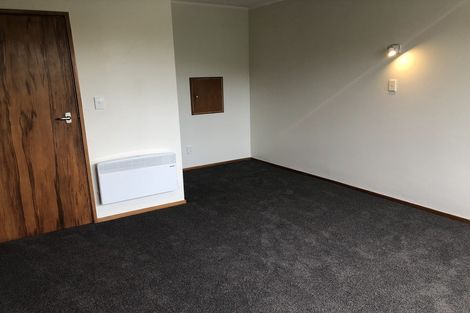 Photo of property in 2/18 Agra Crescent, Khandallah, Wellington, 6035