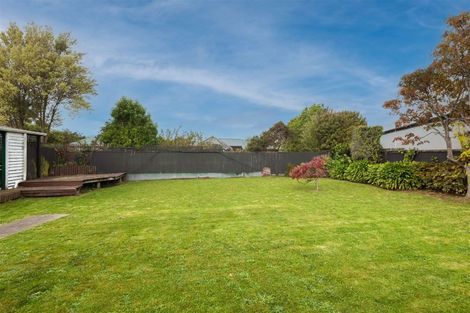 Photo of property in 14 Winters Road, Redwood, Christchurch, 8051