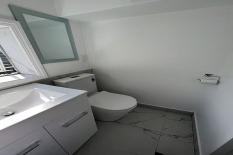 Photo of property in 127 Exmouth Road, Northcote, Auckland, 0627