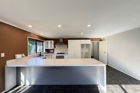 Photo of property in 72 Geneva Terrace, Kelvin Grove, Palmerston North, 4414