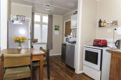 Photo of property in 13 Empire Street, Dannevirke, 4930