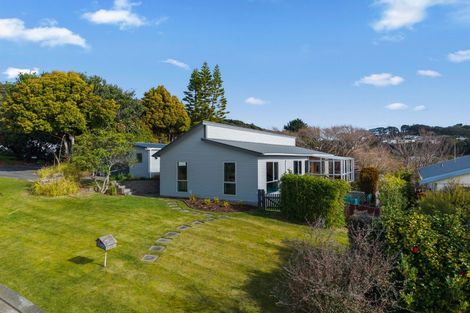 Photo of property in 8 Hicks Close, Whitby, Porirua, 5024