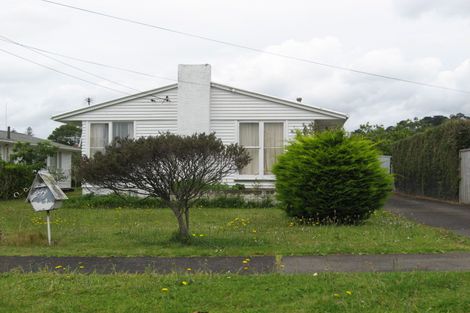 Photo of property in 16 House Avenue, Mangere Bridge, Auckland, 2022