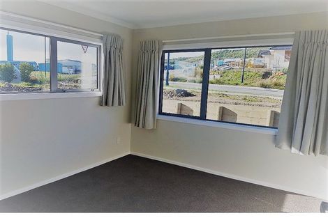 Photo of property in 2 Waitaria Terrace, Aotea, Porirua, 5024