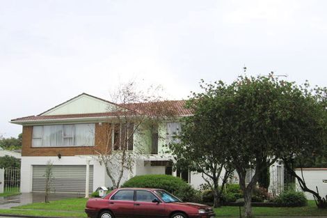 Photo of property in 5 Prince Regent Drive, Half Moon Bay, Auckland, 2012