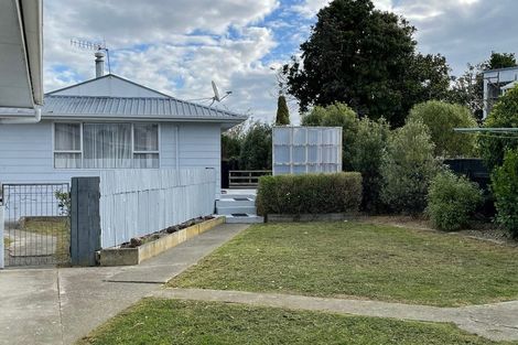 Photo of property in 6 Pain Street, Bulls, 4818