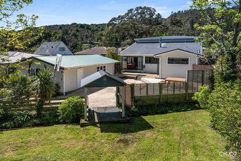 Photo of property in 76 Horoeka Street, Stokes Valley, Lower Hutt, 5019