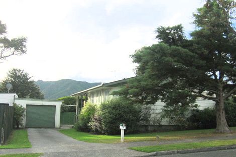 Photo of property in 12 Oaklands Grove, Clouston Park, Upper Hutt, 5018