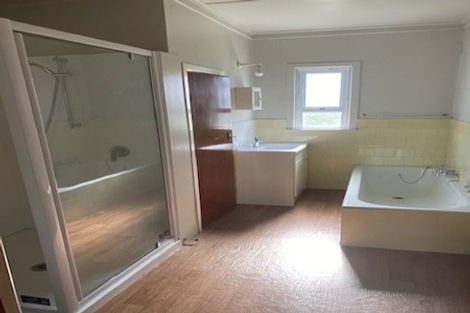 Photo of property in 28 Seymour Street, Waitara, 4320