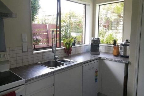 Photo of property in 2/271 Karori Road, Karori, Wellington, 6012