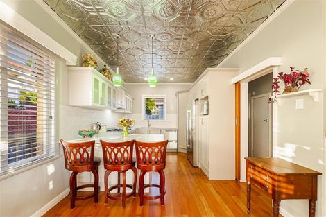 Photo of property in 7 Waterfront Road, Mangere Bridge, Auckland, 2022