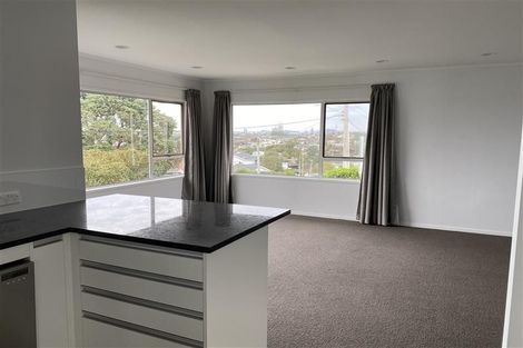Photo of property in 2/50 Seaview Road, Castor Bay, Auckland, 0620