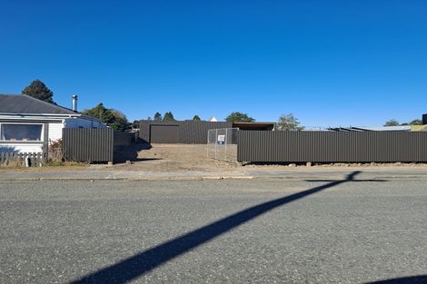 Photo of property in 2 Clifford Street, Clinton, 9534