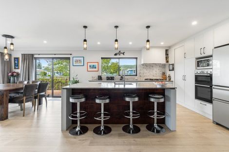 Photo of property in 102 Mark Street, Whangamata, 3620