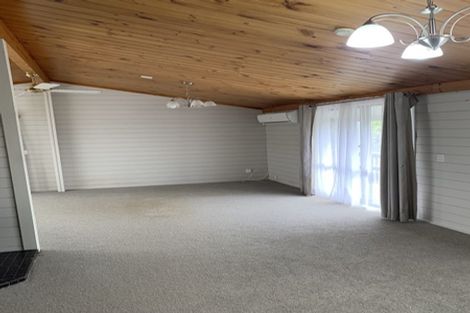 Photo of property in 209 Carnoustie Drive, Wattle Downs, Auckland, 2103