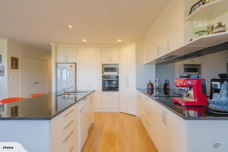 Photo of property in 158 Centennial Drive, Whitianga, 3510