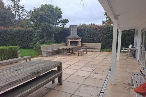 Photo of property in 176 Boord Crescent, Kumeu, 0891