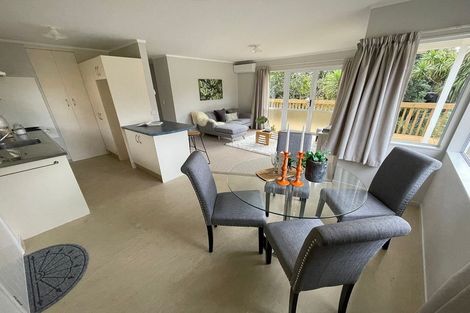Photo of property in 22 Kayeleen Place, Cockle Bay, Auckland, 2014